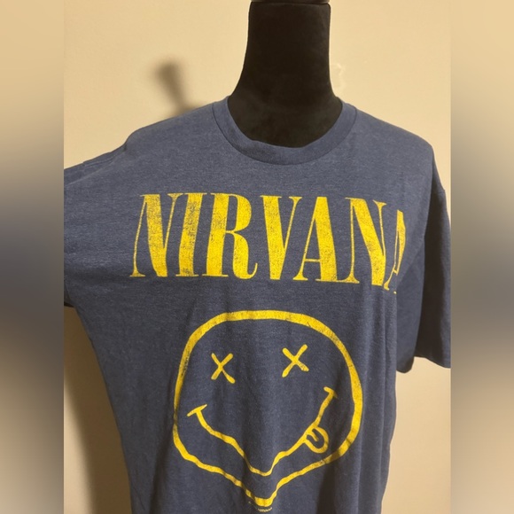 EUC Nirvana Blue and Yellow 2019 Smiley Face Graphic Tee size XL - Picture 2 of 4